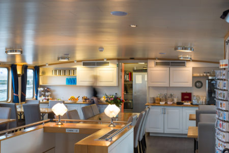 Breakfast and dining area