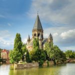 Guided bike tours europe, cycling holidays - shutterstock_171839198-scaled-1